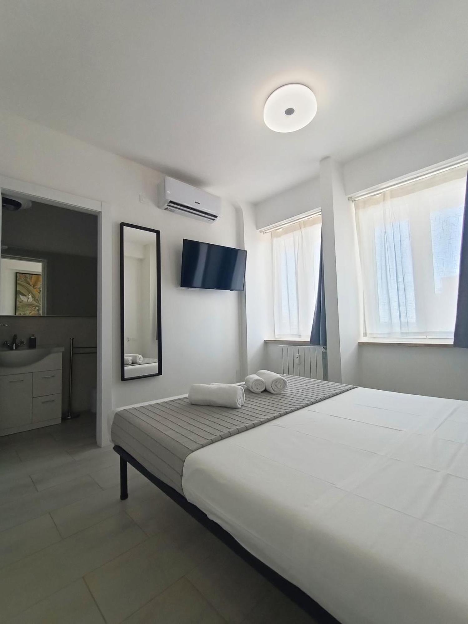 La Terrazza Sull'Appia By Hostand Apartment Roma Ngoại thất bức ảnh