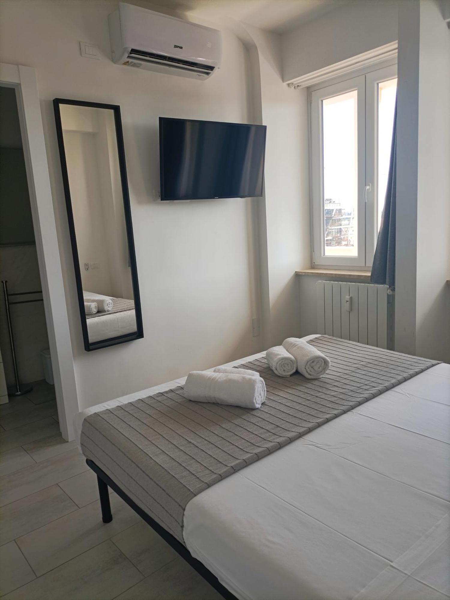 La Terrazza Sull'Appia By Hostand Apartment Roma Ngoại thất bức ảnh